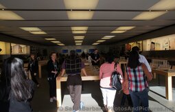 Apple Store on State St Santa Barbara.jpg