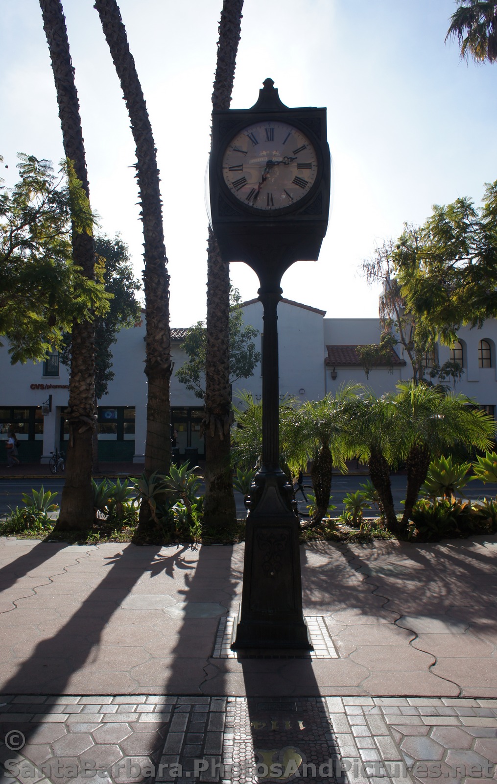 Clock Tower at entrance to La Arcada Santa Barbara.jpg
