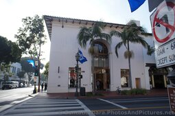 Forever 21 Store on State St Santa Barbara.jpg
