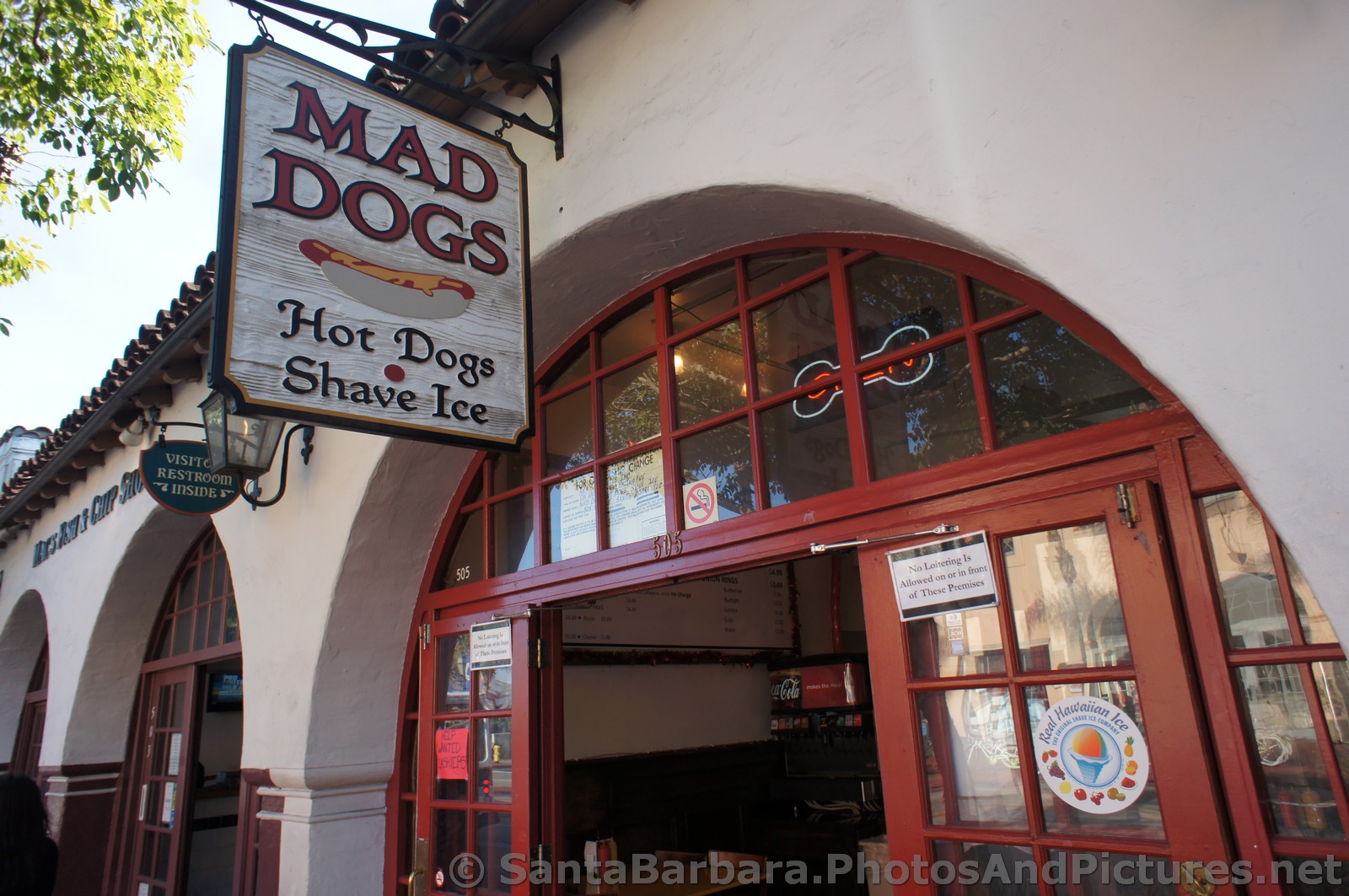 Mad Dogs Santa Barbara on State St.jpg